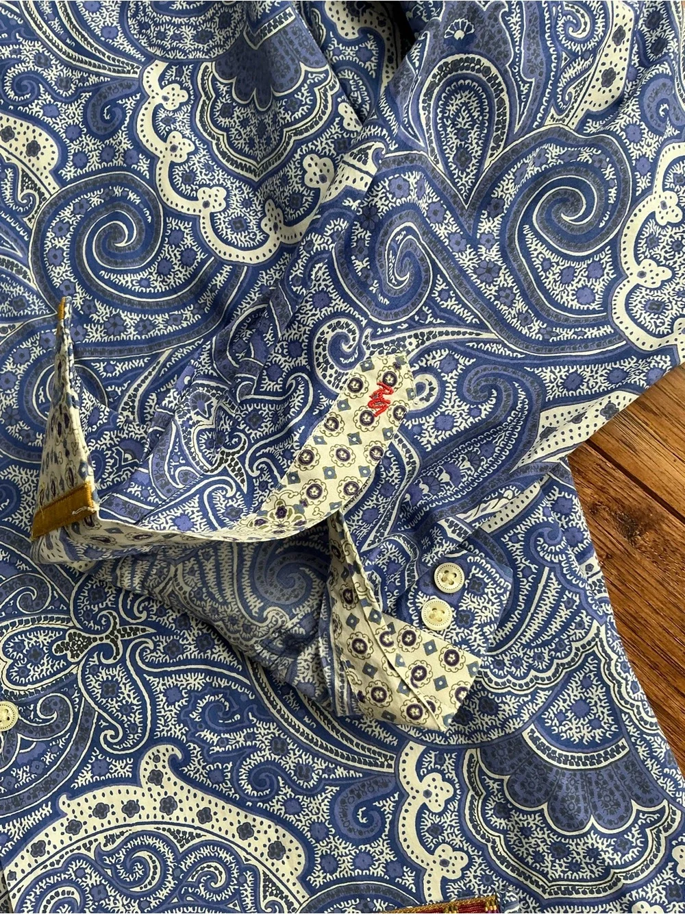 Robert Graham Blue and White Paisley Button Down, Yellow Pattern Cuff, XL - Picture 5 of 9